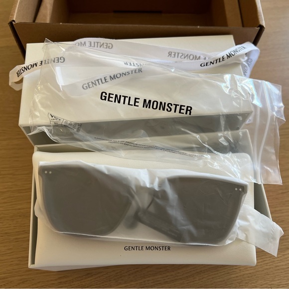Gentle Monster Heizer KC6 Sunglasses, New with case - Picture 3 of 5